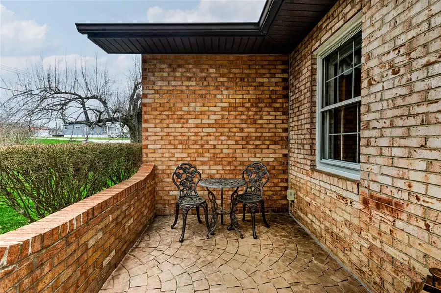 143 Charity Dr, Aliquippa, PA 15001 - #3