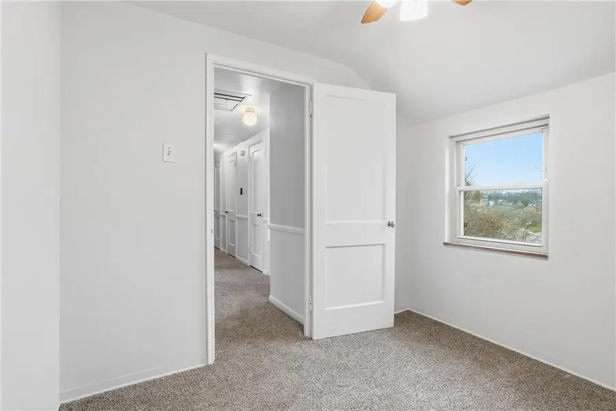 5240 Orchard Hill Dr, Pittsburgh, PA 15236 - #2