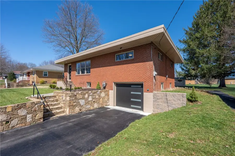 1260 Monastery Dr, Latrobe, PA 15650 - #2