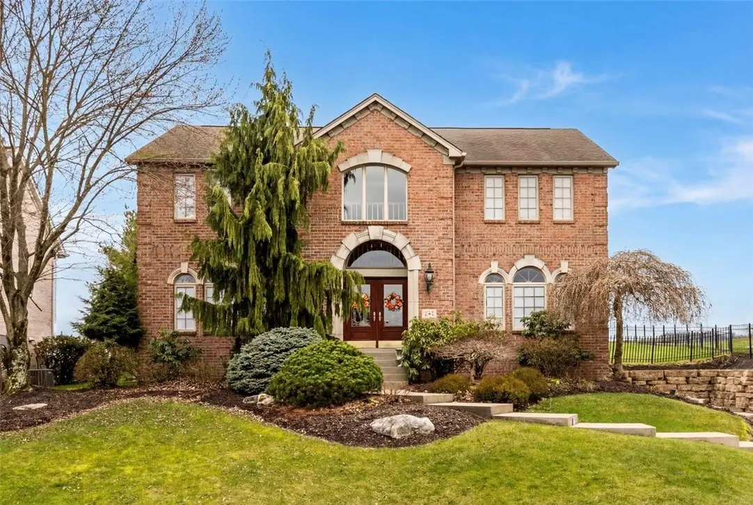 262 Hickory Heights Dr, Bridgeville, PA 15017 - #1