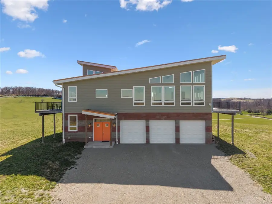 1029 Hoffman Rd, Smithton, PA 15479 - #2