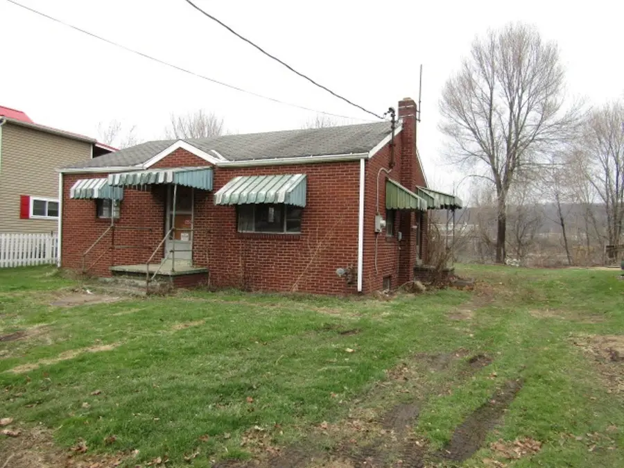 1353 Front St, Crescent, PA 15046 - #3