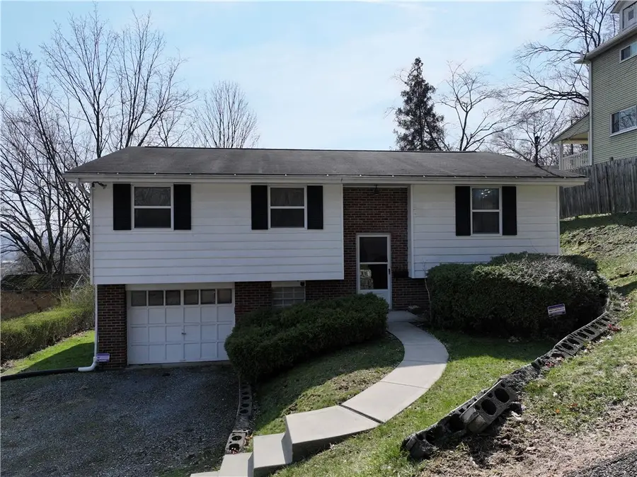 923 Locust Street, Coraopolis, PA 15108 - #2