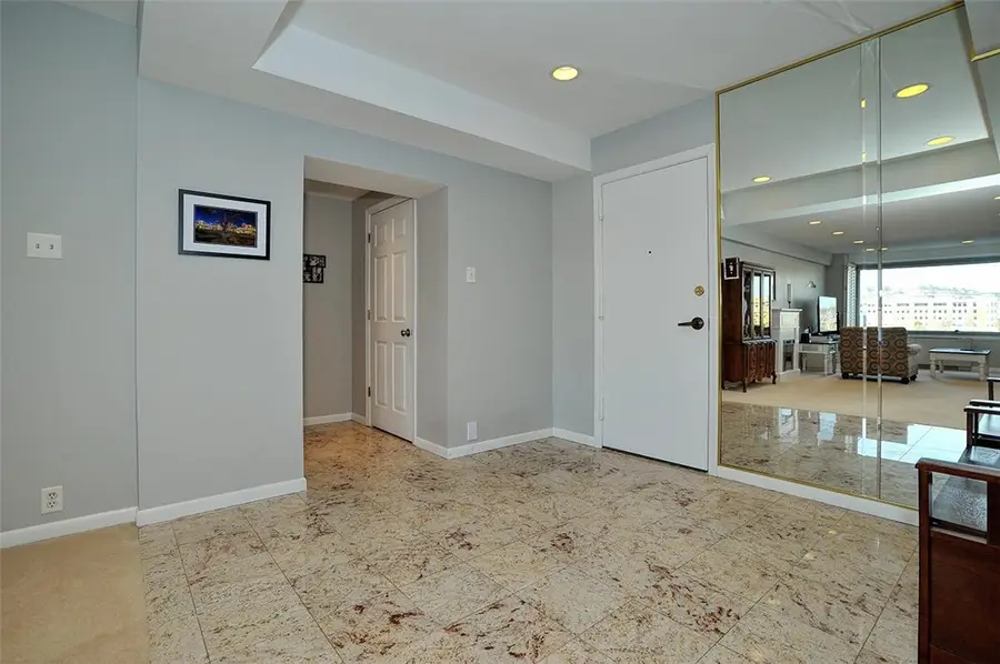 320 Fort Duquesne Blvd #5F, Pittsburgh, PA 15222 - #2