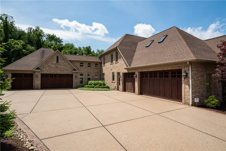 3005 Whispering Creek Dr, Allison Park, PA 15101 - #3