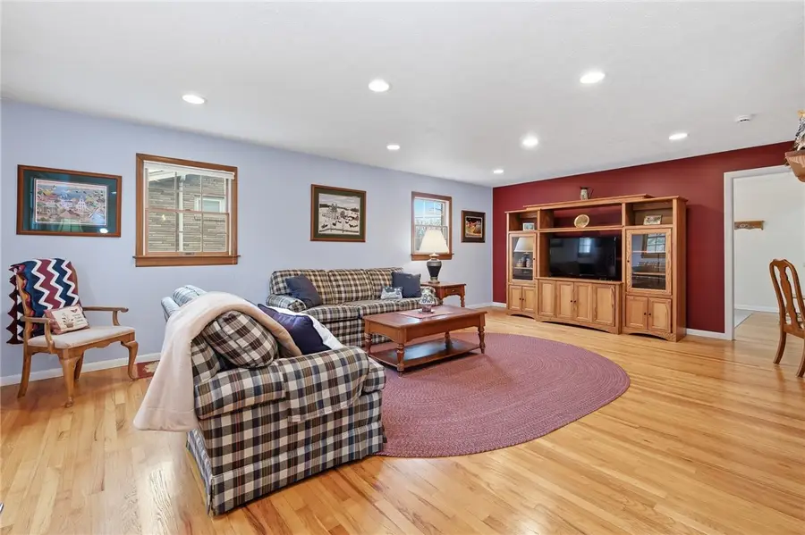 9403 Almar Pl, Pittsburgh, PA 15237 - #3