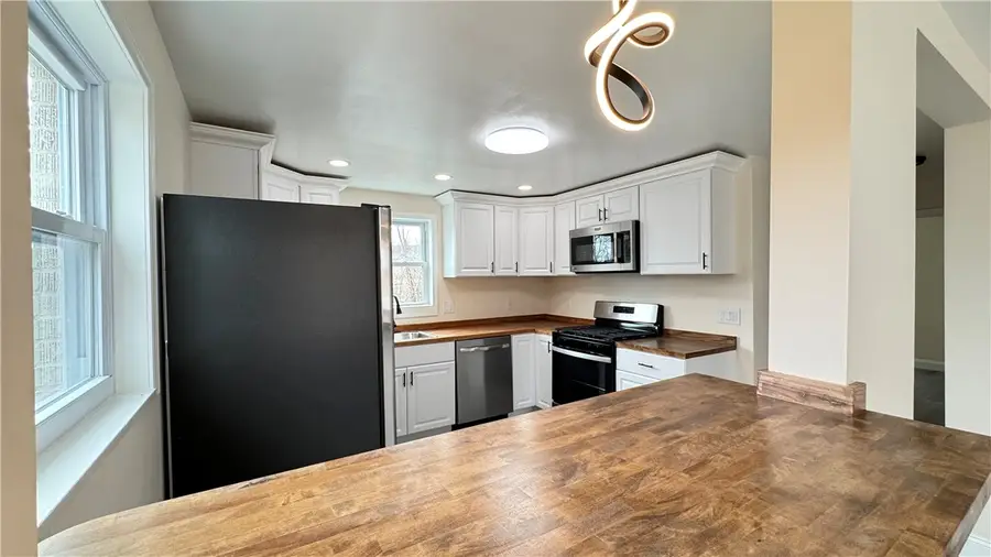 140 Orchard Dr, Pittsburgh, PA 15235 - #2