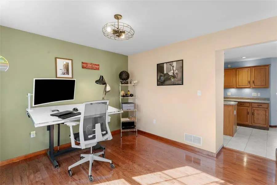 327 Garden Hill Dr, Tarentum, PA 15084 - #3