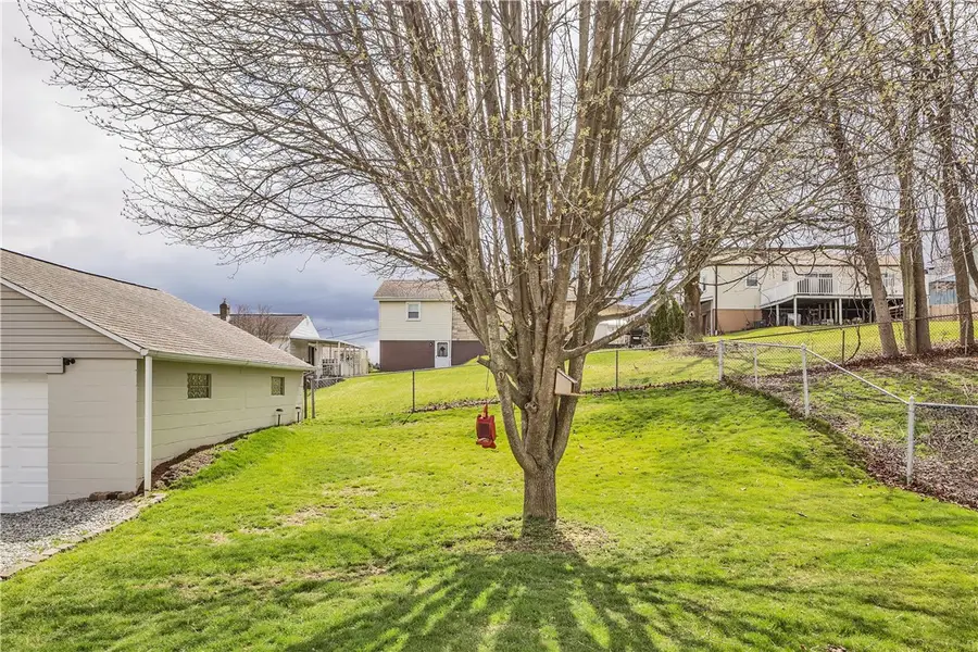 11414 Joseph St, Irwin, PA 15642 - #3