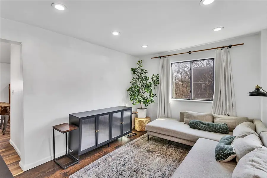 857 Flemington St, Pittsburgh, PA 15217 - #3