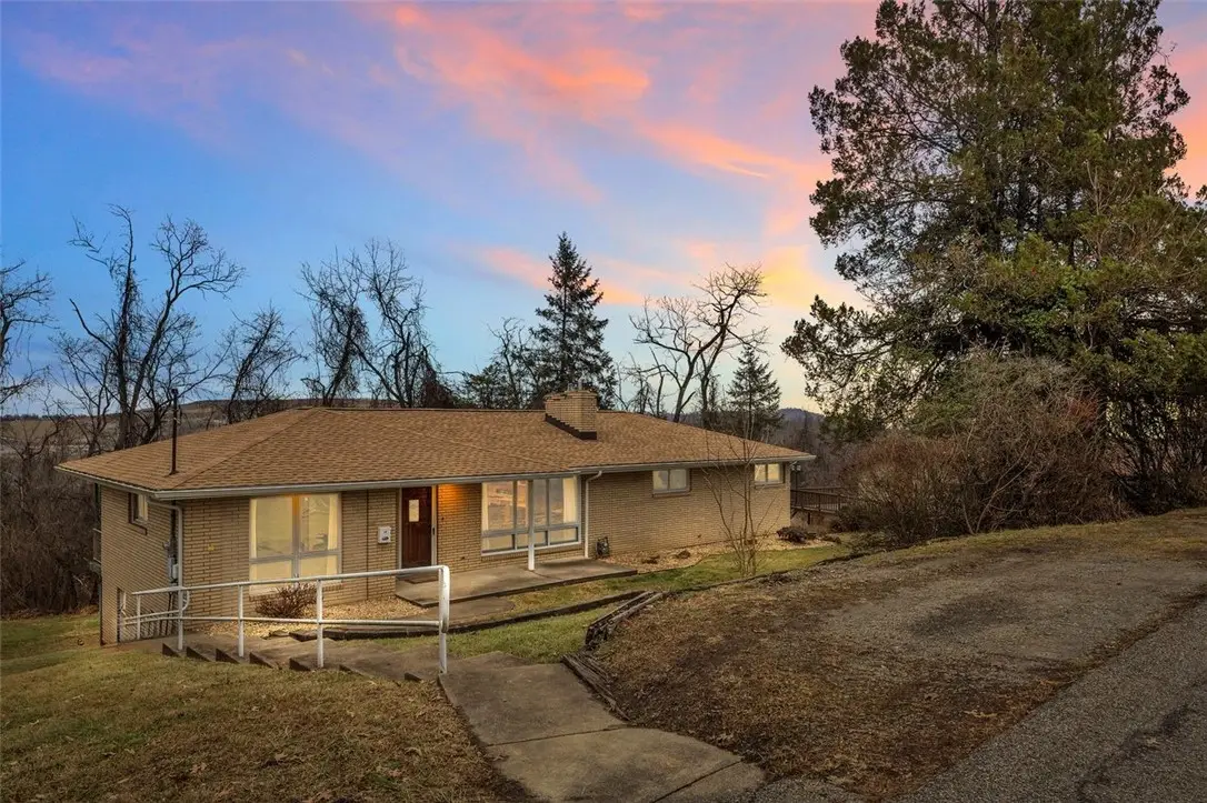 15 Pleasant Dr, Monessen, PA 15062 - #1