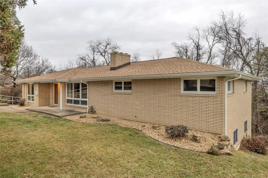 15 Pleasant Dr, Monessen, PA 15062 - #2