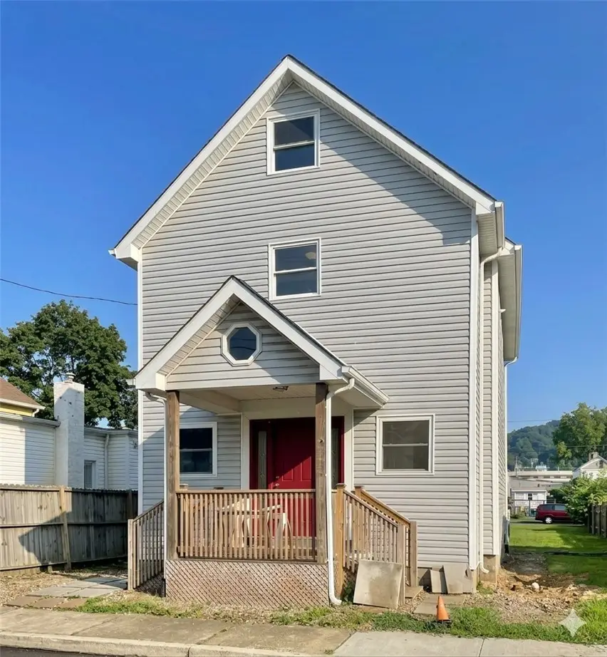 860 Pennsylvania Ave, Coraopolis, PA 15108 - #1