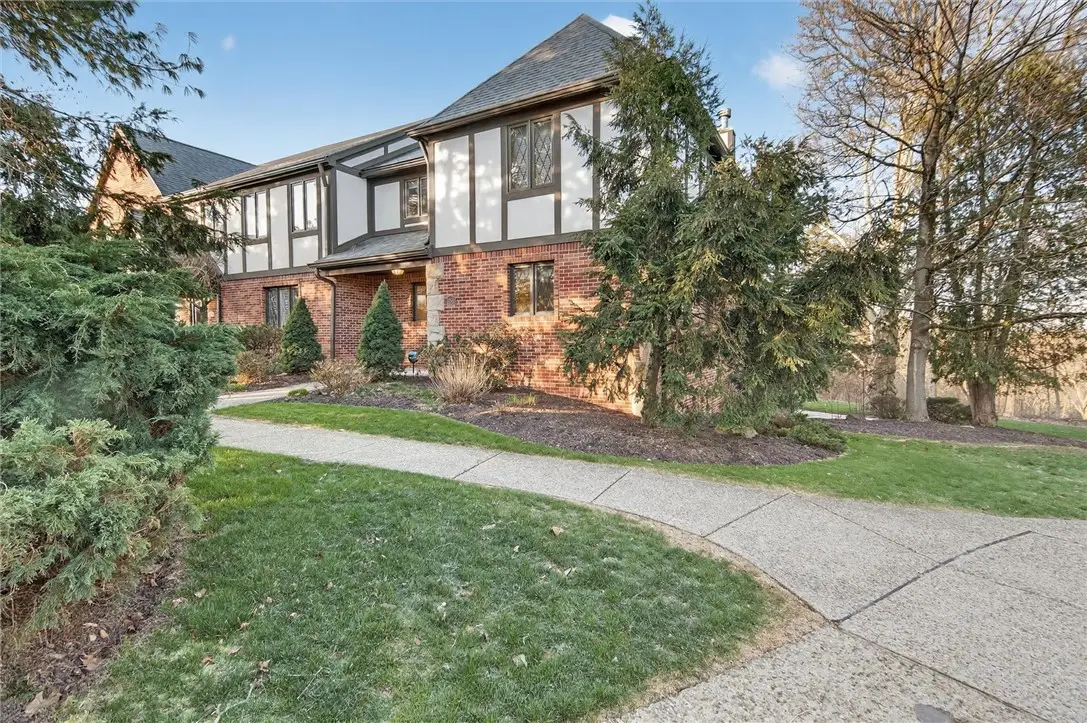 1585 Stone Mansion Dr, Sewickley, PA 15143 - #1
