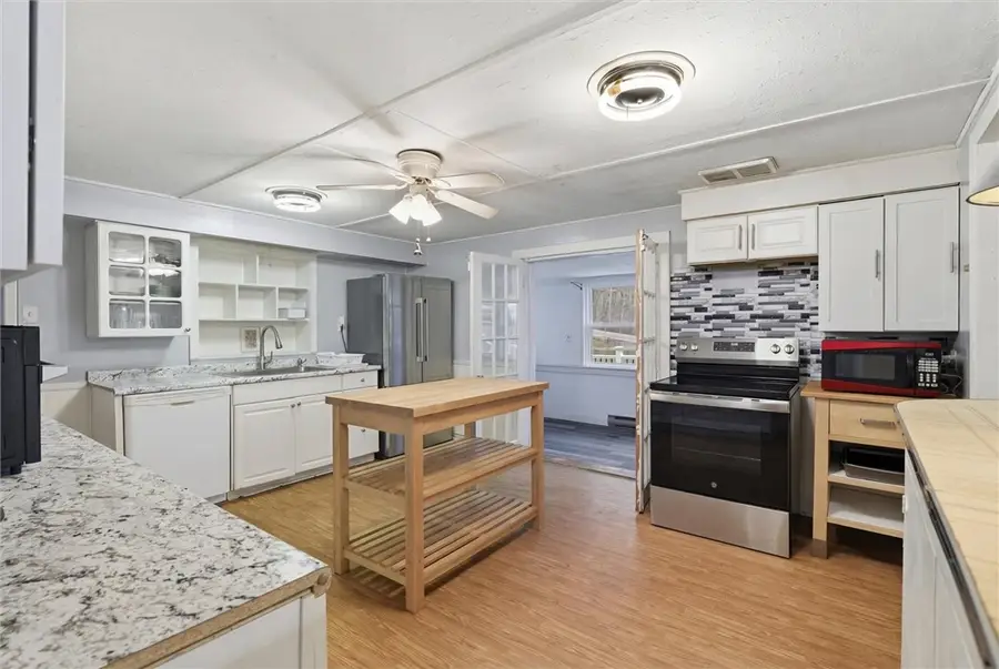 438 Lindsay Rd, Zelienople, PA 16063 - #2