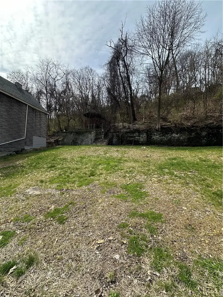 809 Davis Ave, McKees Rocks, PA 15136 - #3