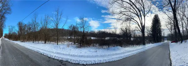 130 Henry Rd, New Stanton, PA 15672