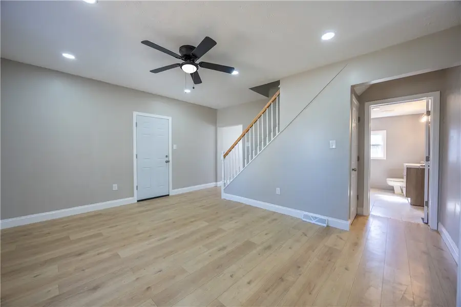 28 Farley St, Washington, PA 15301 - #2