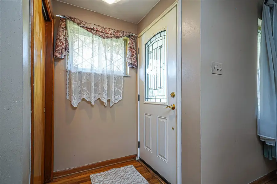 421 Wyndhurst Dr, Coraopolis, PA 15108 - #3