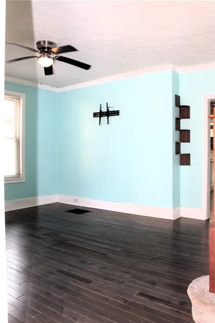 1089 Main Street, Coraopolis, PA 15108 - #3