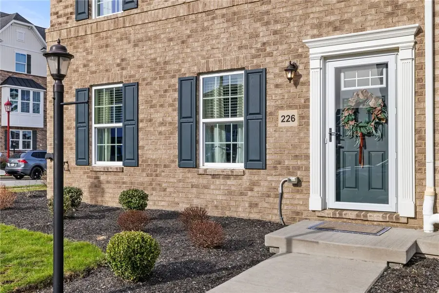 226 Amon St, Cranberry, PA 16066 - #2