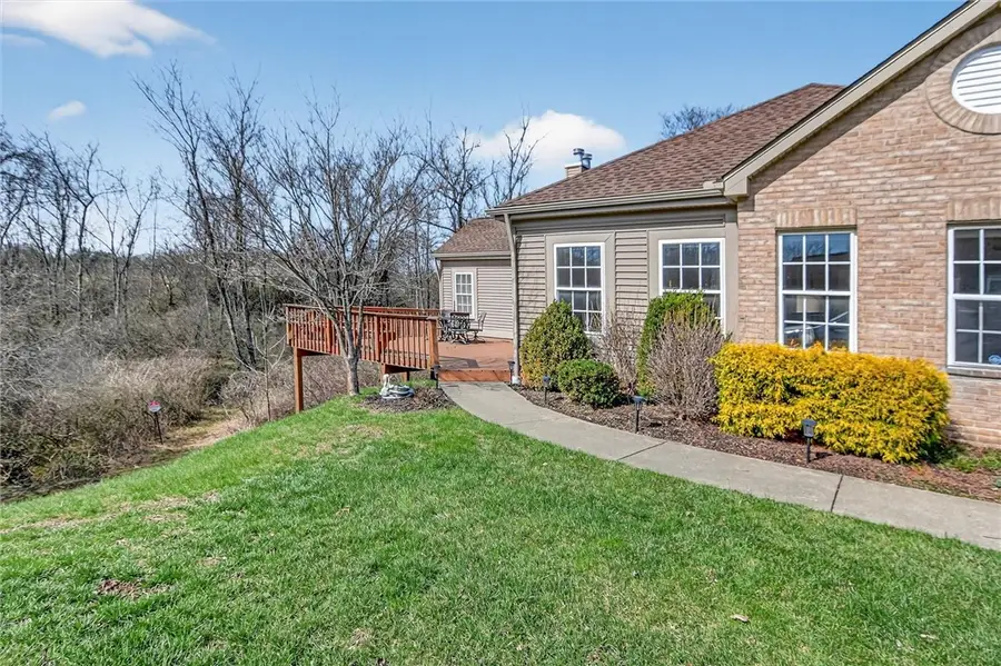 707 Wilshire Cir, Seven Fields, PA 16046 - #2