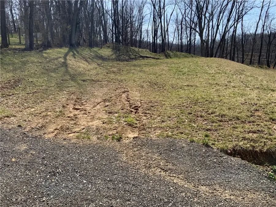 2610 E Finley Dr, Claysville, PA 15323 - #2