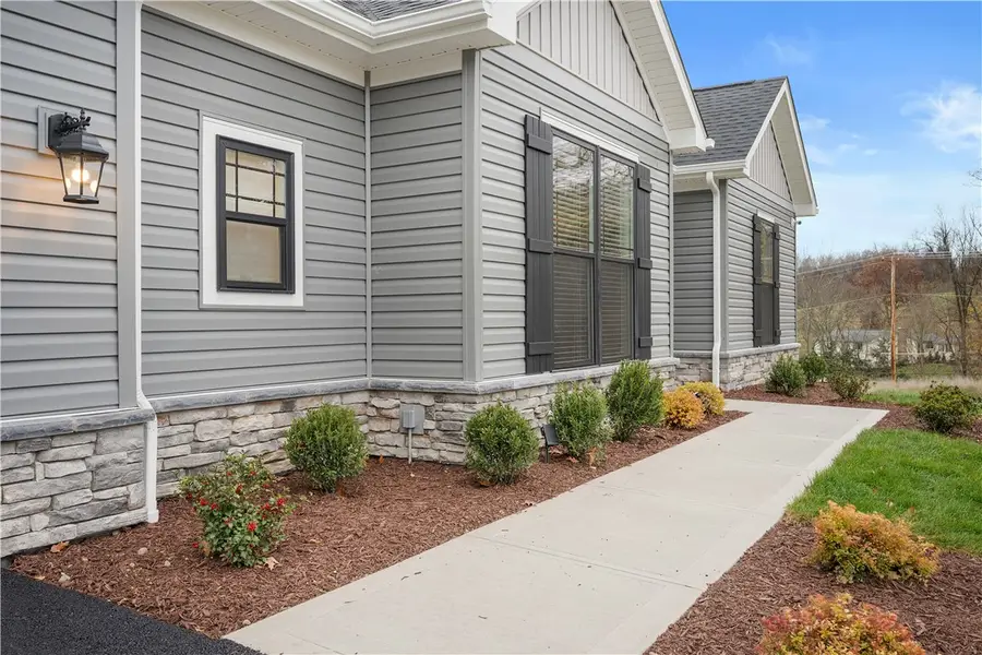 104 Ridgewood Heights Dr, Allison Park, PA 15101 - #2