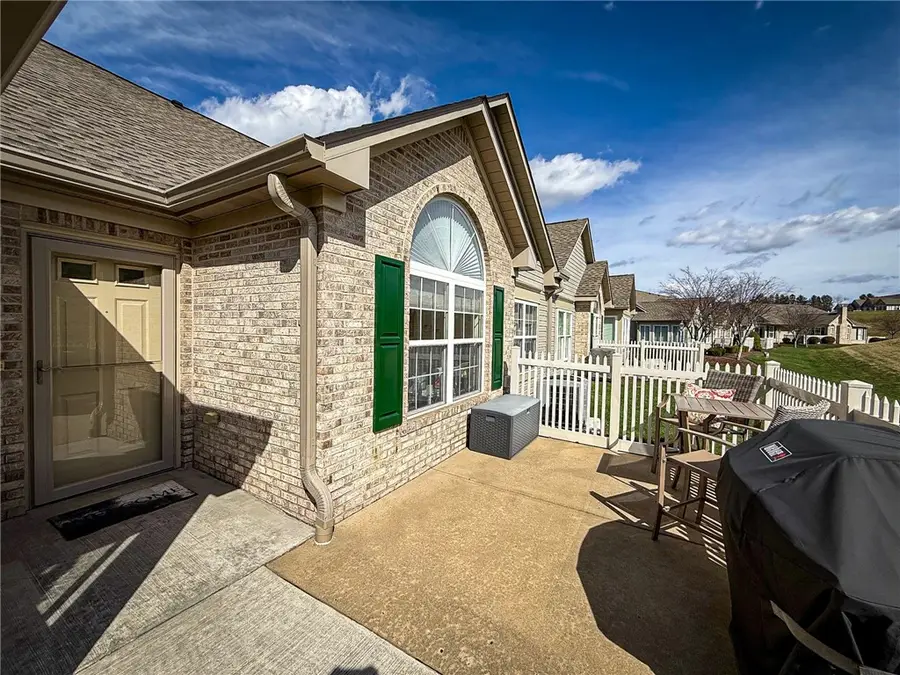 3053 Kensington Ct, Renfrew, PA 16053 - #2