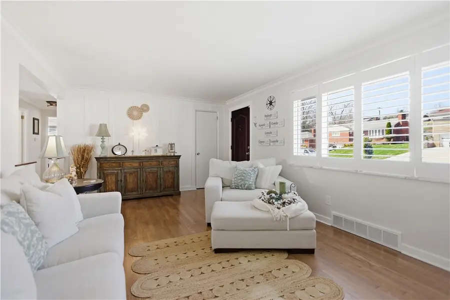 4353 E Barlind Dr, Pittsburgh, PA 15227 - #3