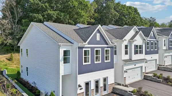 156 River Ridge Dr, Moon Twp, PA 15108