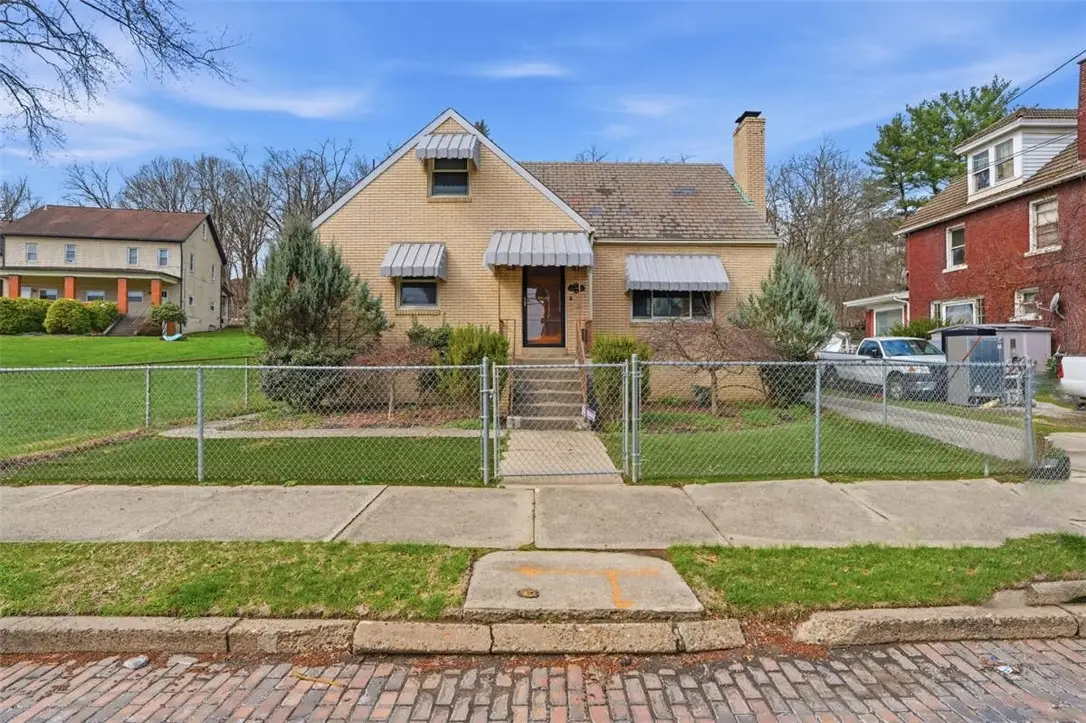 127 Amelia St, McKees Rocks, PA 15136 - #1