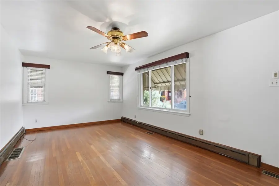 127 Amelia St, McKees Rocks, PA 15136 - #3