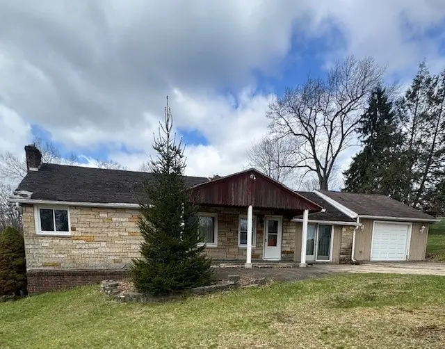 201 Hillvue Dr, Butler, PA 16001 - #1