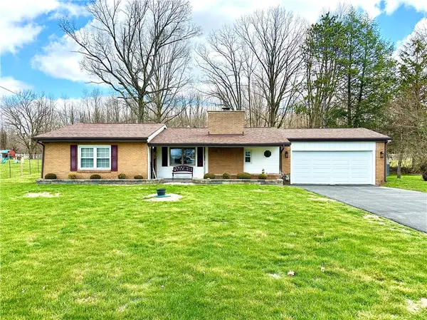 12 Cochran Dr, New Castle, PA 16105