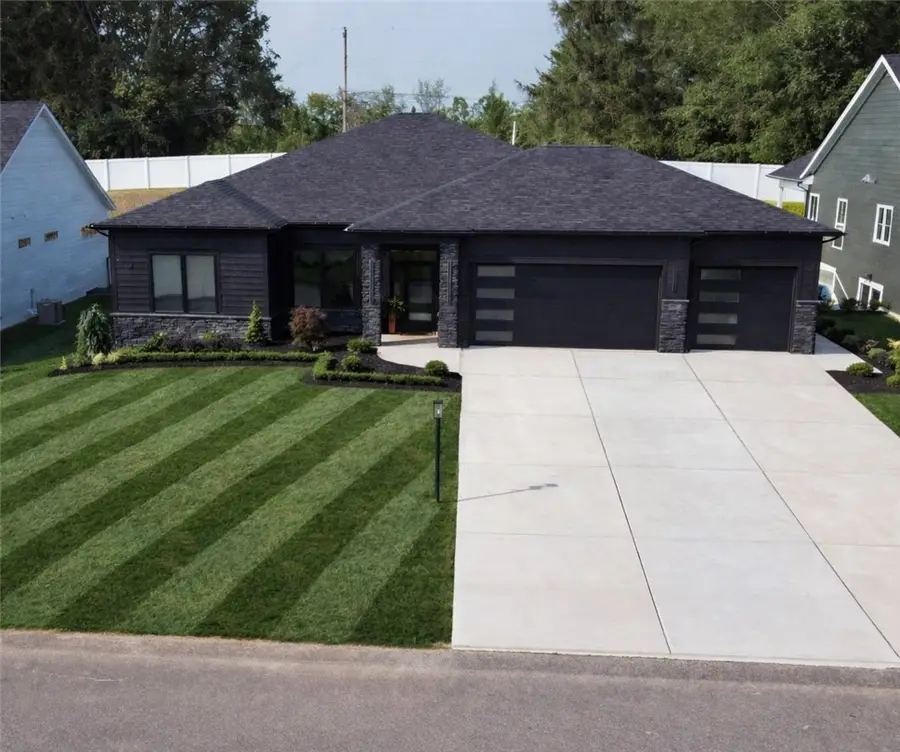 1007 Honey Locust Dr, Jeannette, PA 15644 - #2