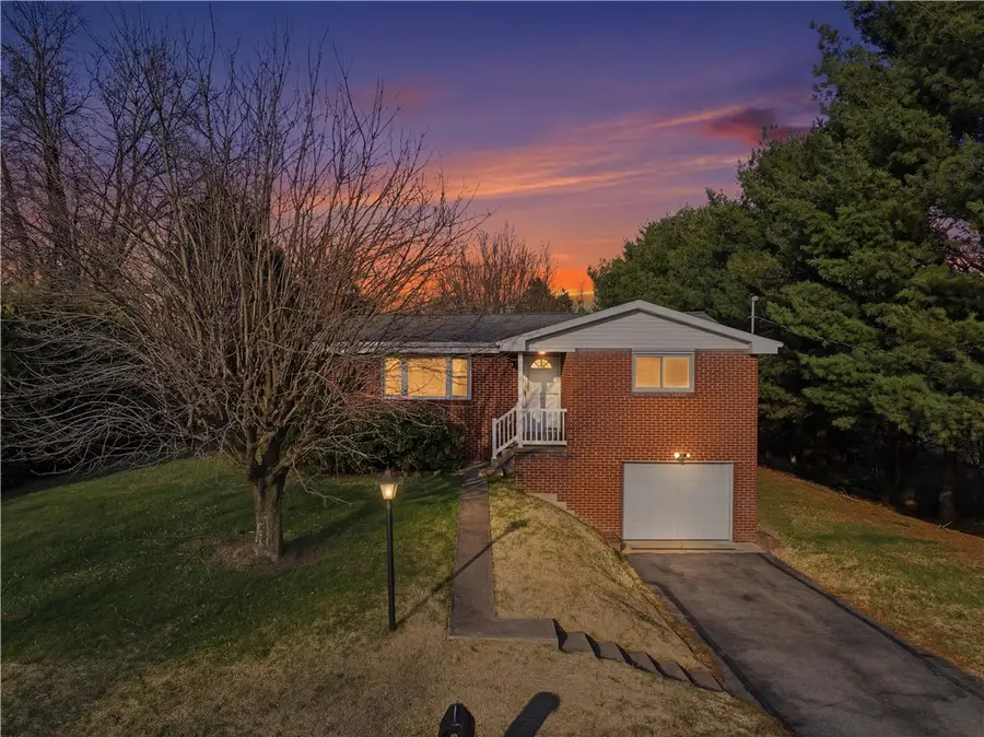 408 Highview St, Latrobe, PA 15650 - #2