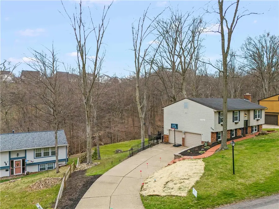 359 Hunting Creek Rd, Canonsburg, PA 15317 - #2