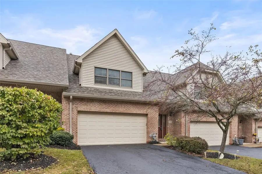 306 Woodcrest Dr, Coraopolis, PA 15108 - #2