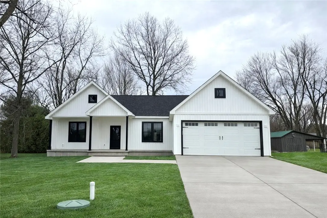 3154 Spiker Ln, New Castle, PA 16105 - #1