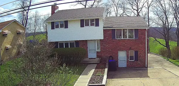 520 Carolina Dr, Oakdale, PA 15071