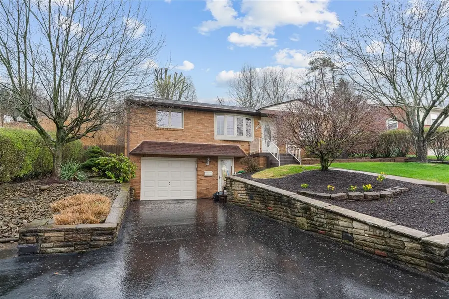 431 Torwood Ln, Pittsburgh, PA 15236 - #2