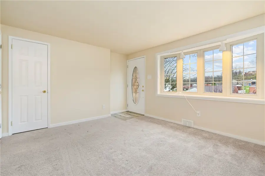 431 Torwood Ln, Pittsburgh, PA 15236 - #3