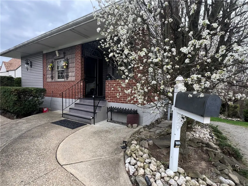 602 Riverview Dr, Dravosburg, PA 15034 - #1