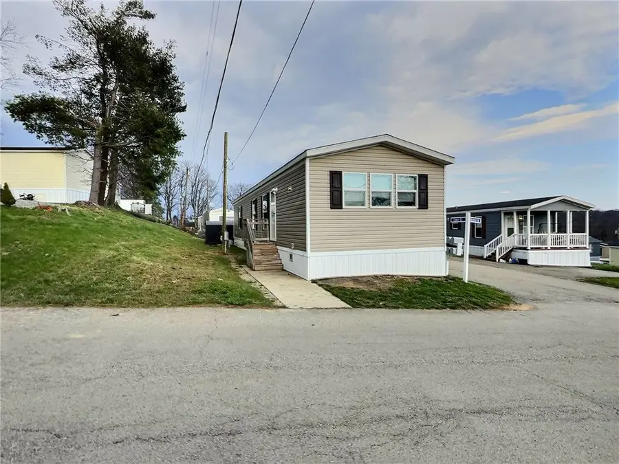 421 Fawn Dr, Washington, PA 15301 - #2