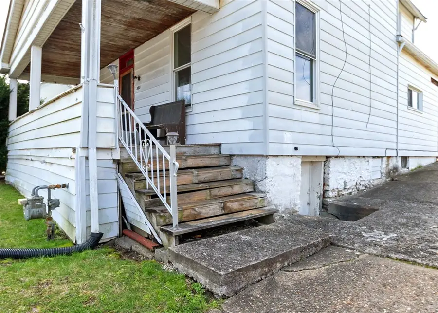 303 Agnew Rd, Jeannette, PA 15644 - #3