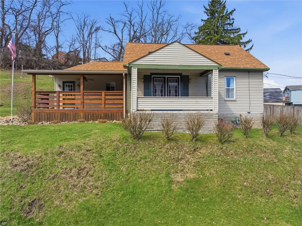 409 Victoria St, West Mifflin, PA 15122 - #1