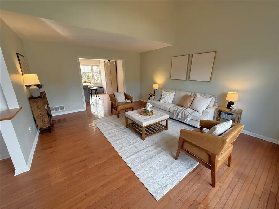 5542 Saddlebrook Dr, Bethel Park, PA 15102 - #3