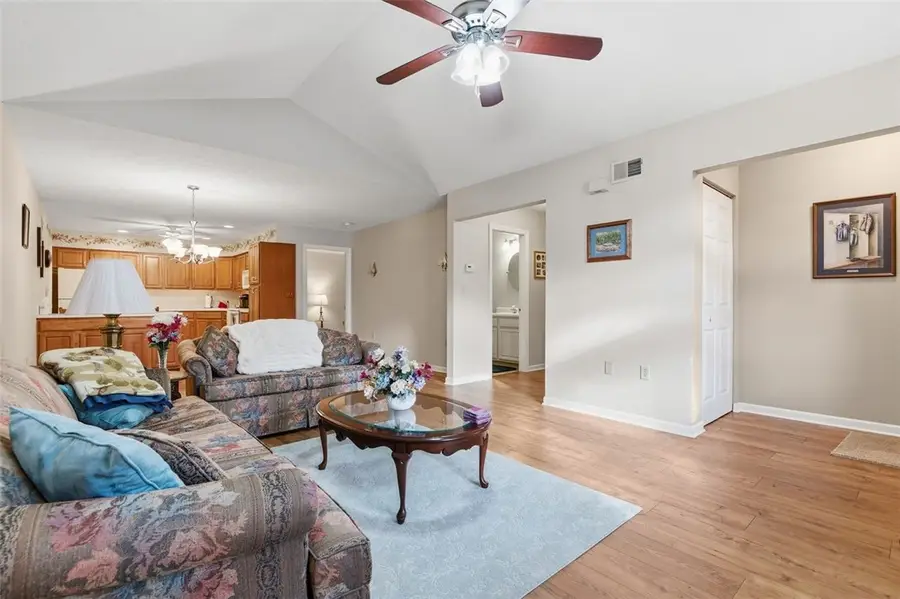 380 Allandale Dr, Bethel Park, PA 15102 - #3