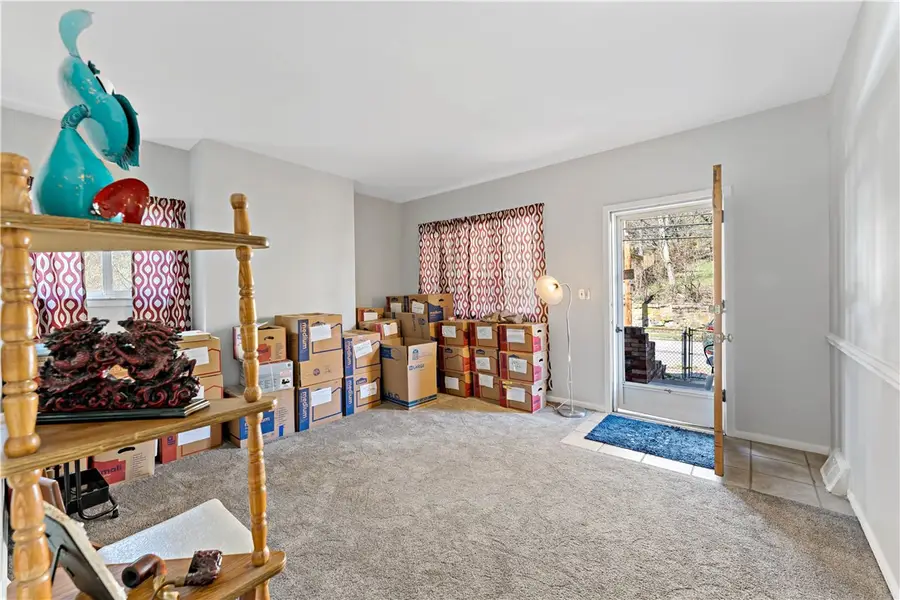 53 Fountain St, Crafton, PA 15205 - #2